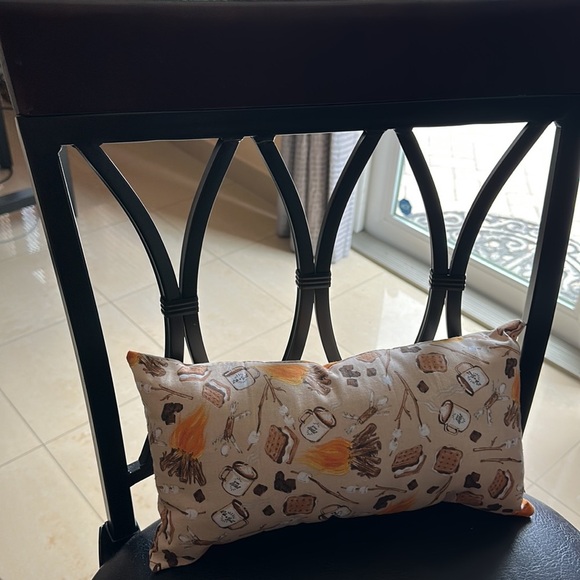 S’mores patterned mini pillows - Picture 5 of 5
